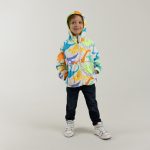 Un outfit de moda para niños offcorss