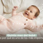 bebé de 5 meses sonriendo desarrollando su personalidad